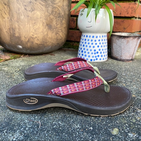 Chaco Flip Flips Brown with Pink Straps - Picture 2 of 5